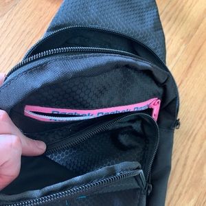 reebok cosmos sling bag